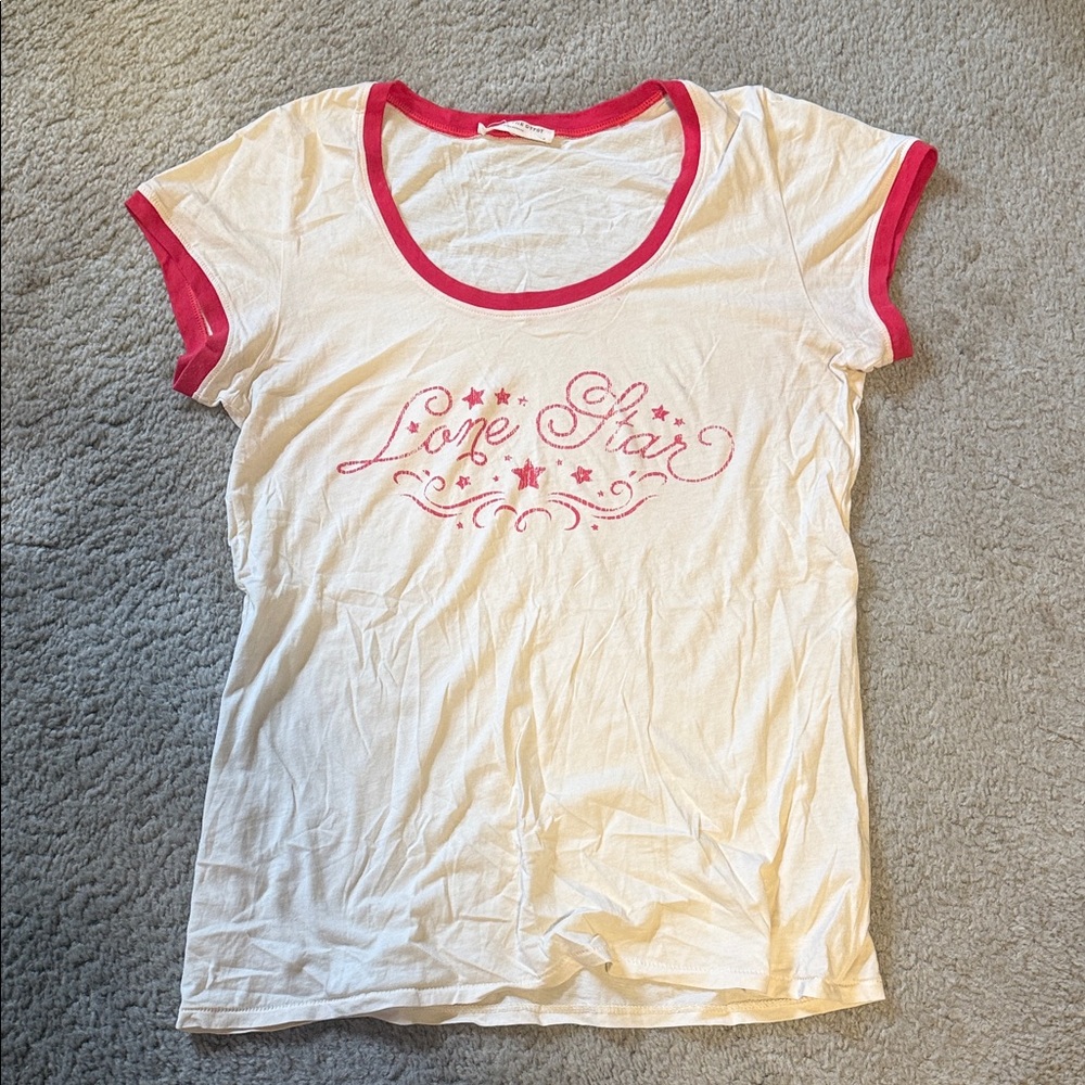 Spell creamTee with red Trim and 'Lone Star' Graphic Sz M